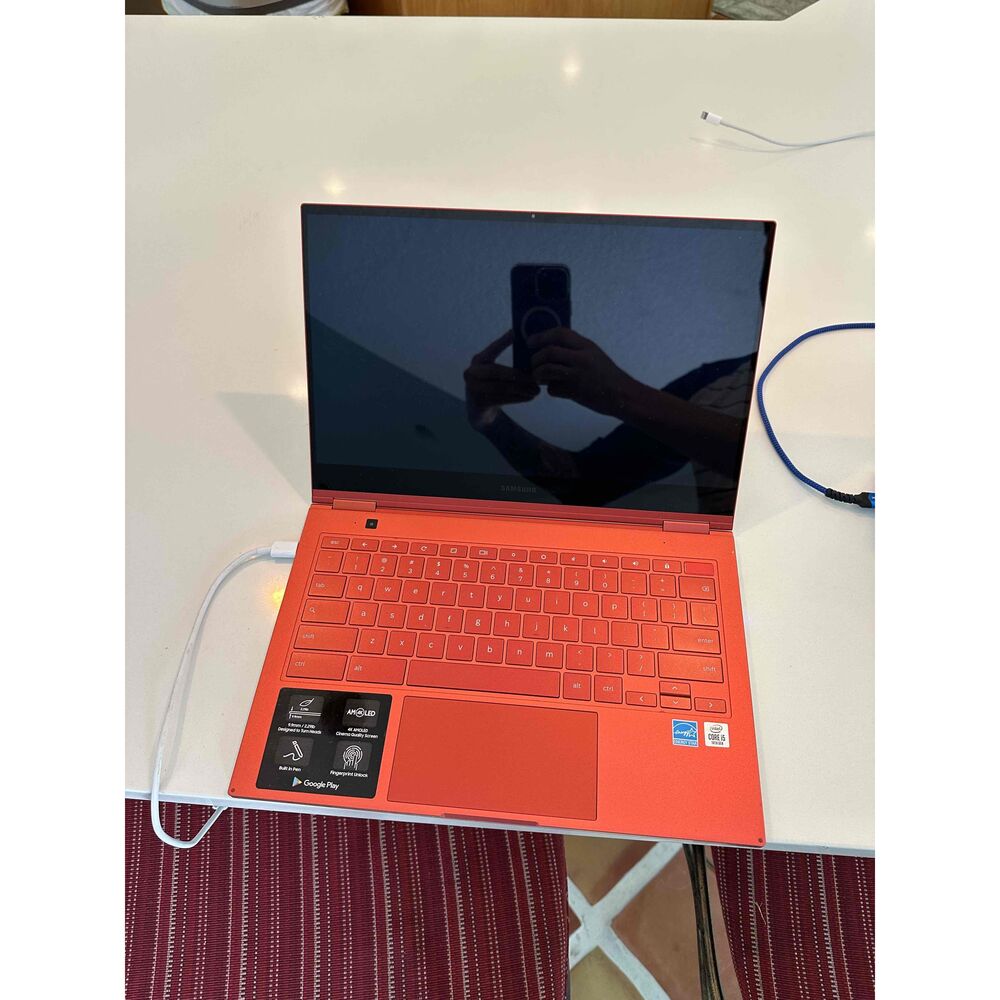 Samsung Laptop AMOLED Display 10th Gen Intel Core i5 Cinema Quality Screen Built
